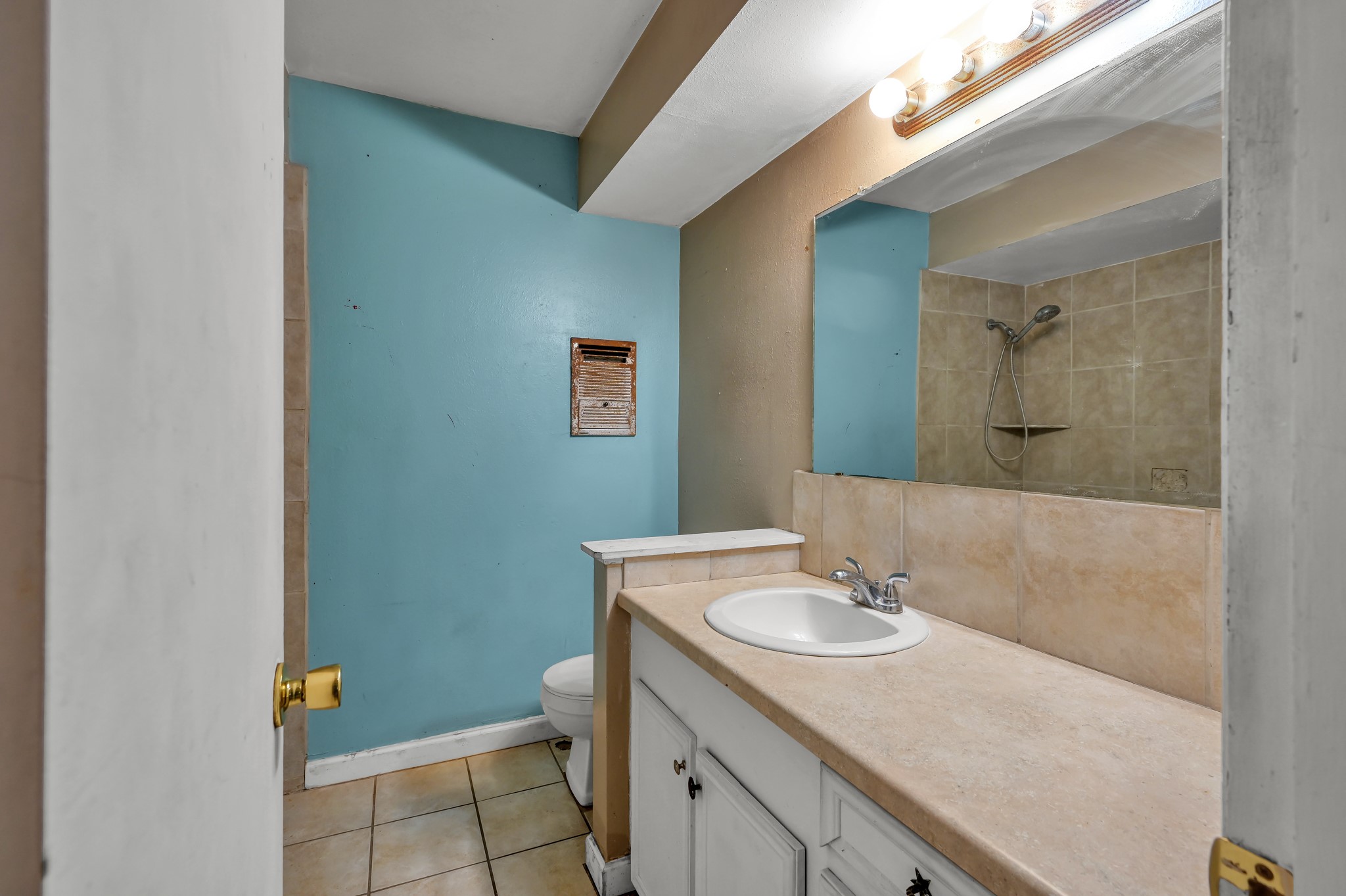405 Wilson Road Conroe, TX 77301 - Photo 20 of 29