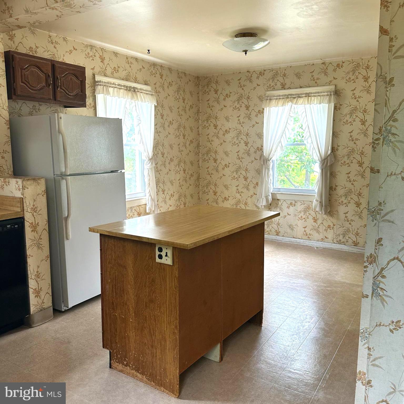 2817 63rd Place Cheverly, MD 20785 - Photo 7 of 17 Kitchen and Dinning