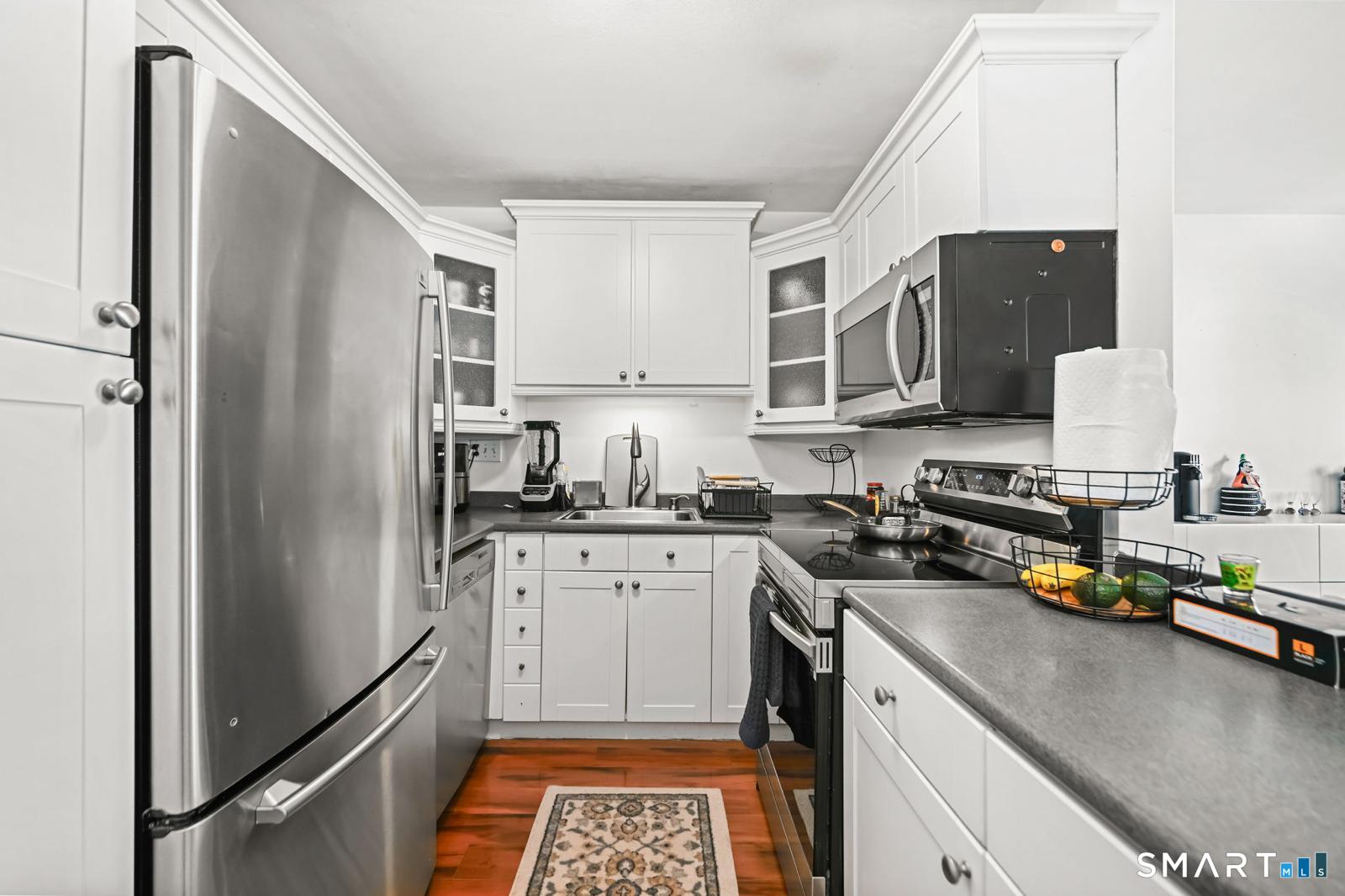 154 Cold Spring Road, Unit 5 Stamford, CT 06905 - Photo 3 of 32