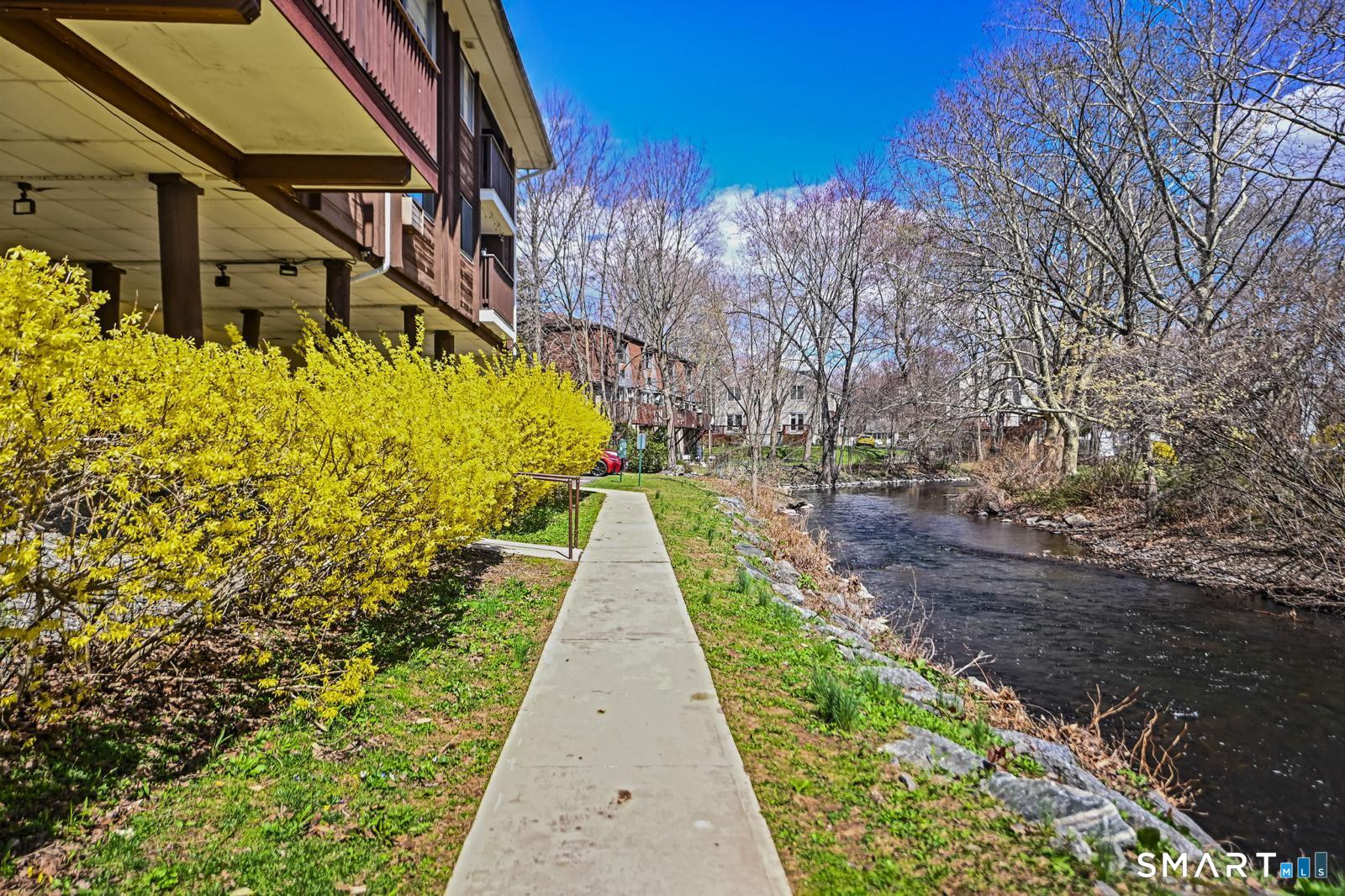 154 Cold Spring Road, Unit 5 Stamford, CT 06905 - Photo 4 of 32