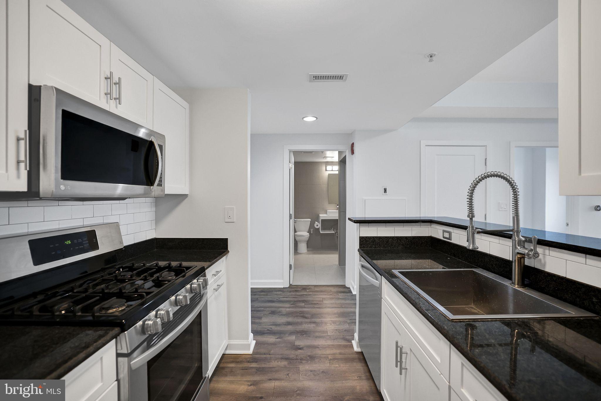 2726 Gallows Road, Unit 1515 Vienna, VA 22180 - Photo 36 of 54 Gallery Image 36