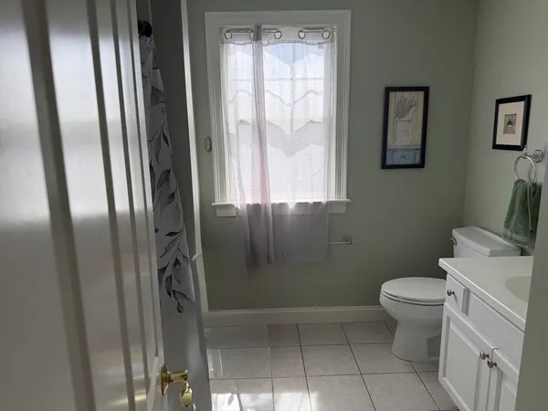 $3,400 | 27 Maple Street, Unit F, Canton, MA 02021