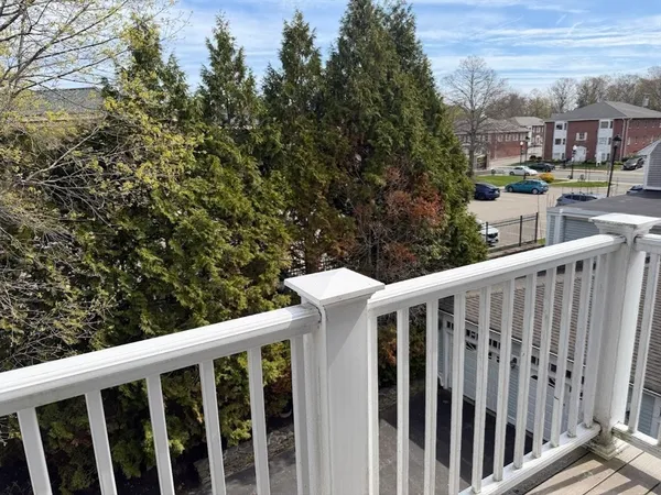 $3,400 | 27 Maple Street, Unit F, Canton, MA 02021