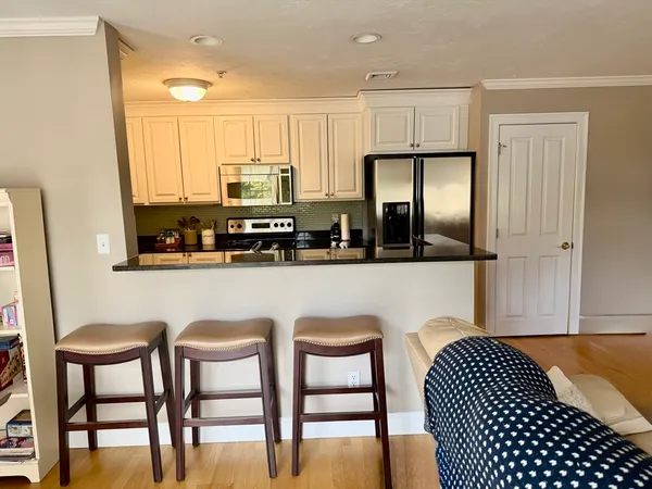 $3,400 | 27 Maple Street, Unit F, Canton, MA 02021