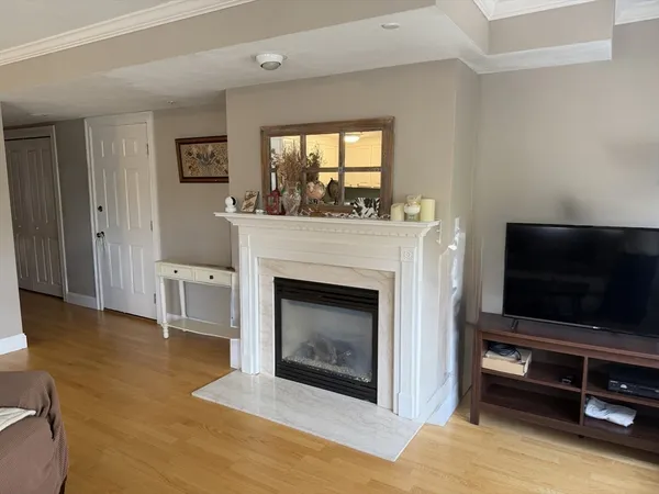 $3,400 | 27 Maple Street, Unit F, Canton, MA 02021