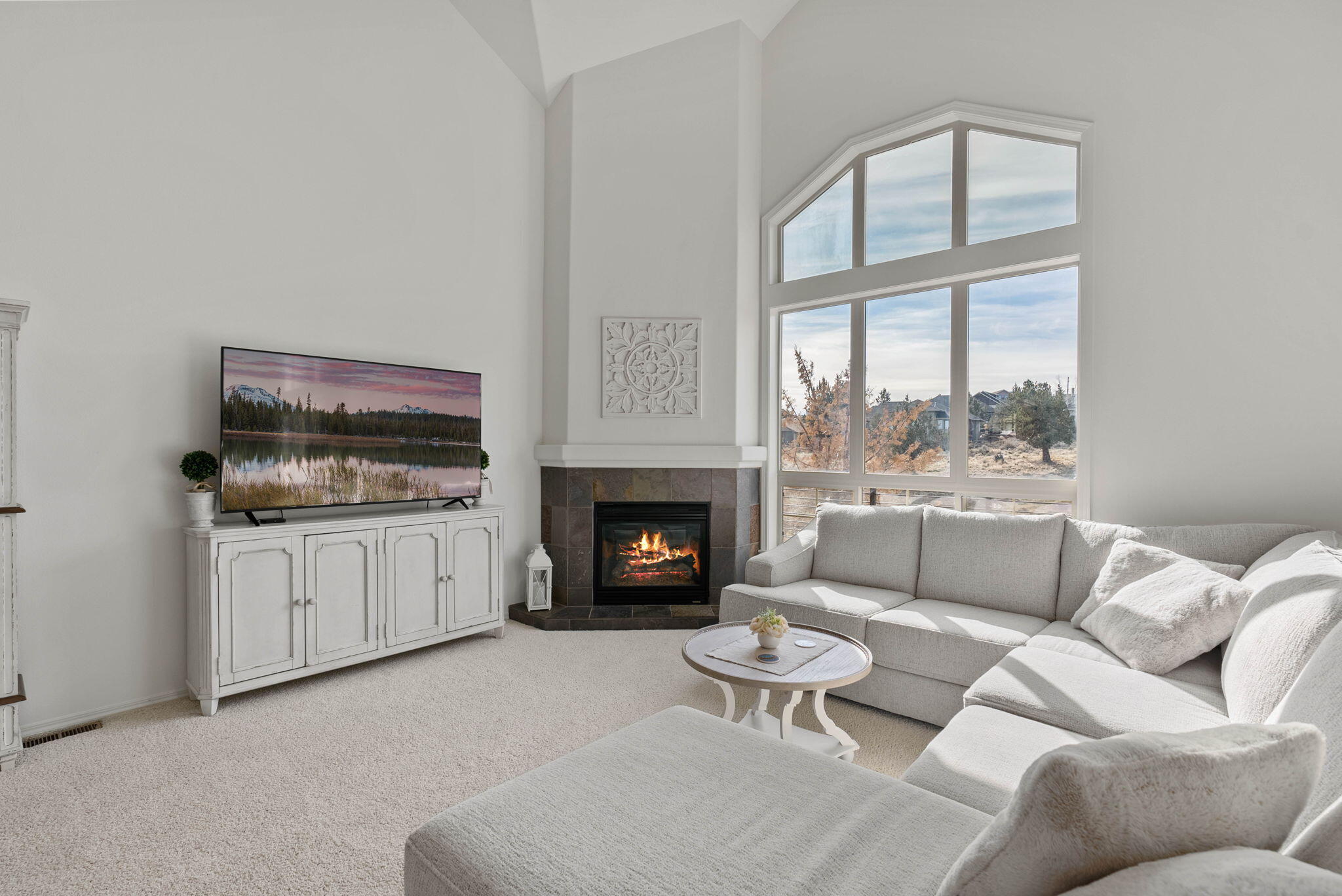8524 Forest Ridge Loop Redmond, OR 97756 - Photo 8 of 66 53-web-or-mls-Riley Visuals-53
