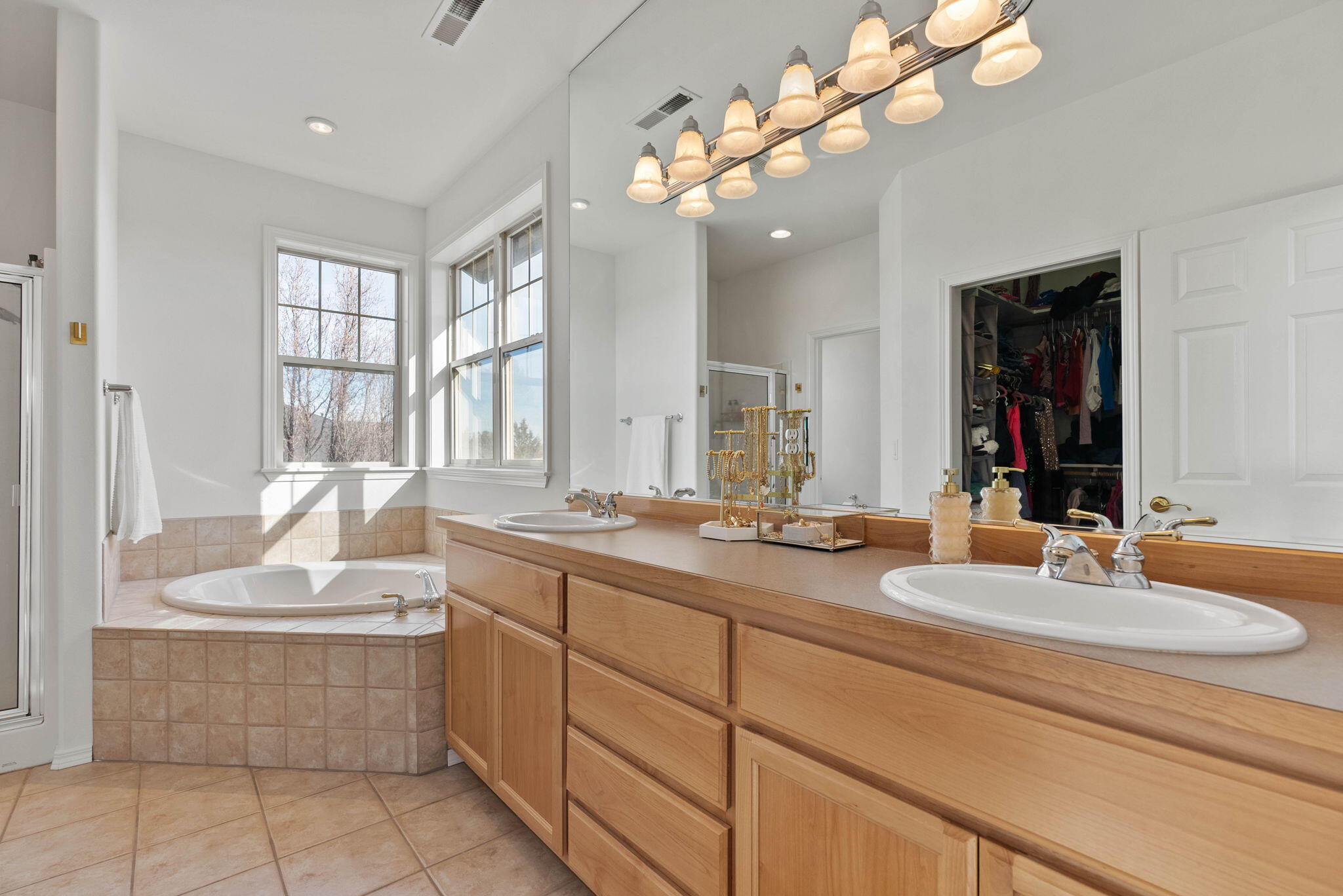 8524 Forest Ridge Loop Redmond, OR 97756 - Photo 24 of 66 75-web-or-mls-Riley Visuals-75