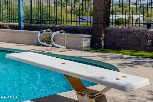 $3,950,000 | 2131 East Bethany Home Road, Phoenix, AZ 85016