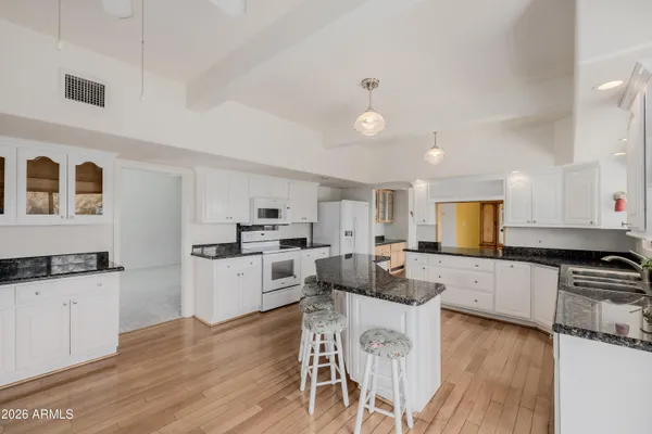 $3,950,000 | 2131 East Bethany Home Road, Phoenix, AZ 85016