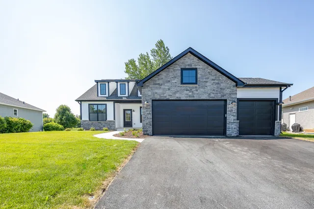 $530,990 | 79 Houtz Circle, Elburn, IL 60119