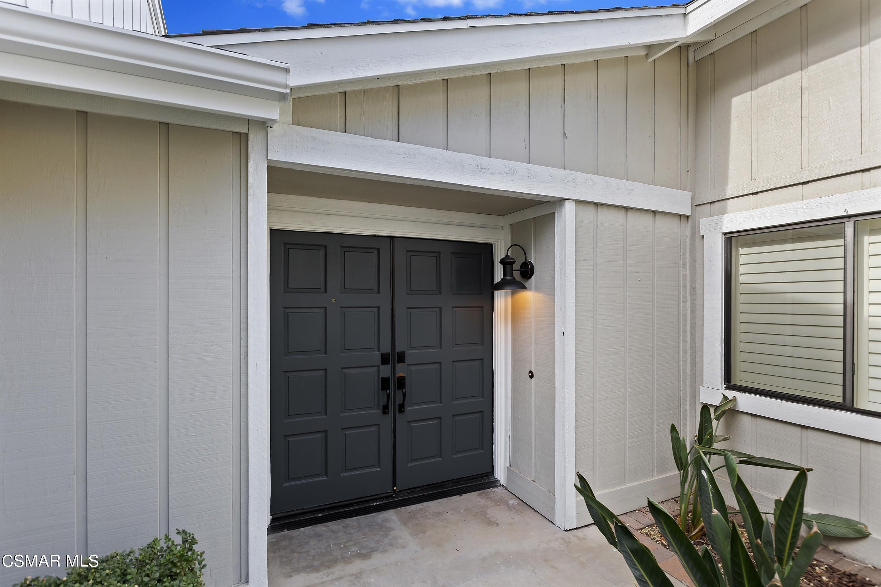 526 Vía Zapata Riverside, CA 92507 - Photo 1 of 37 007_Porch