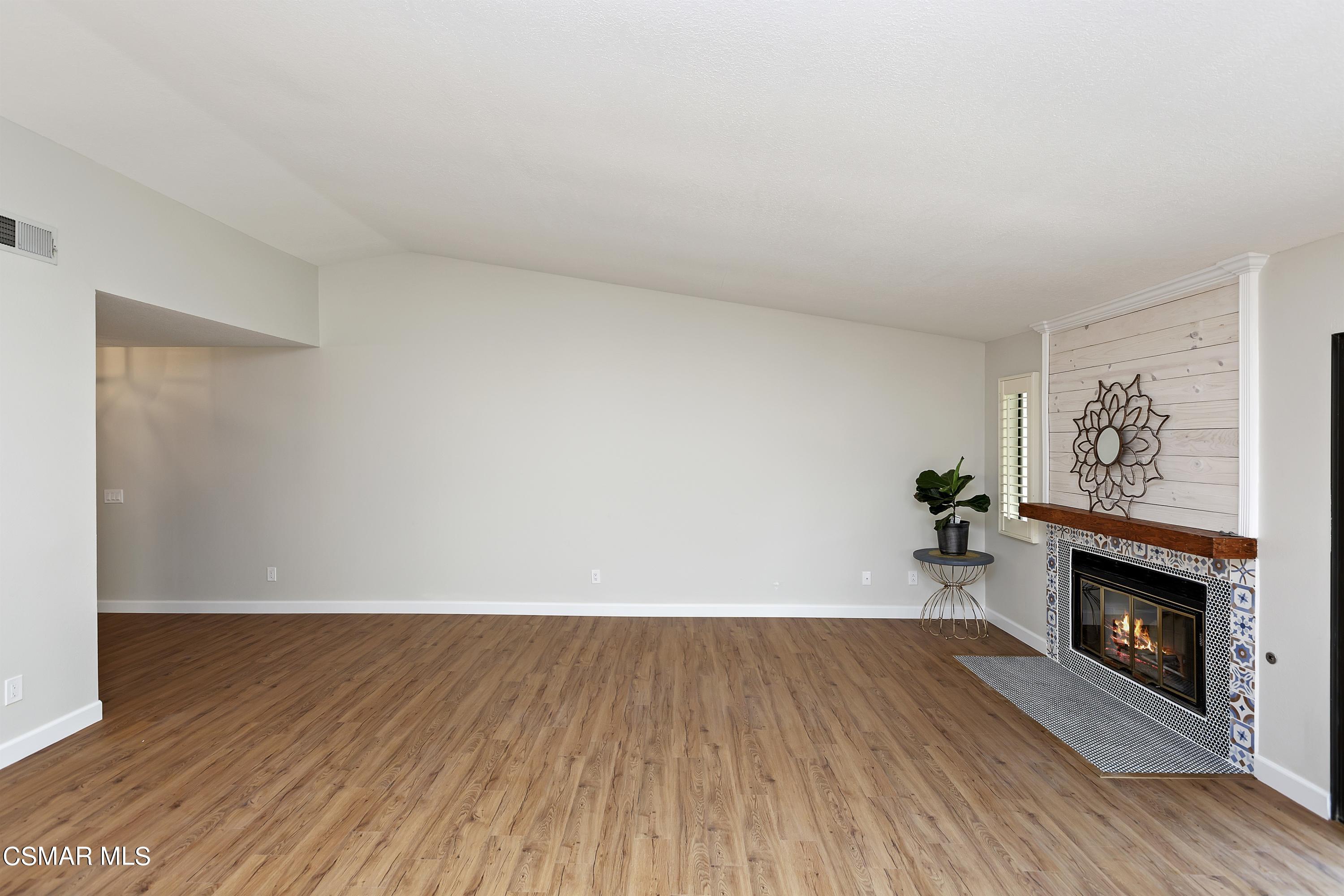 526 Vía Zapata Riverside, CA 92507 - Photo 7 of 37 010_Family Room
