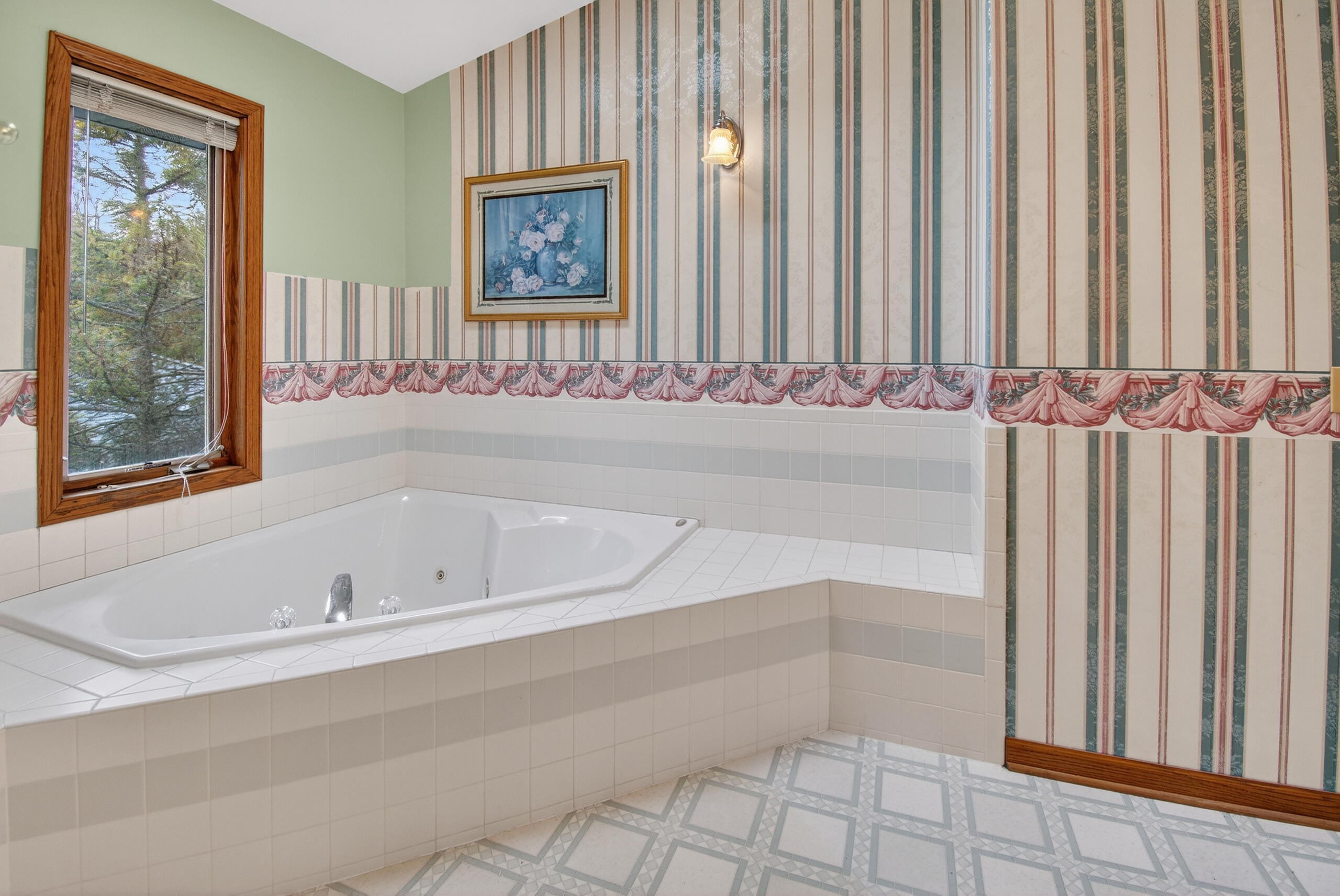 9934 28th Avenue Pleasant Prairie, WI 53158 - Photo 20 of 48 Master bath