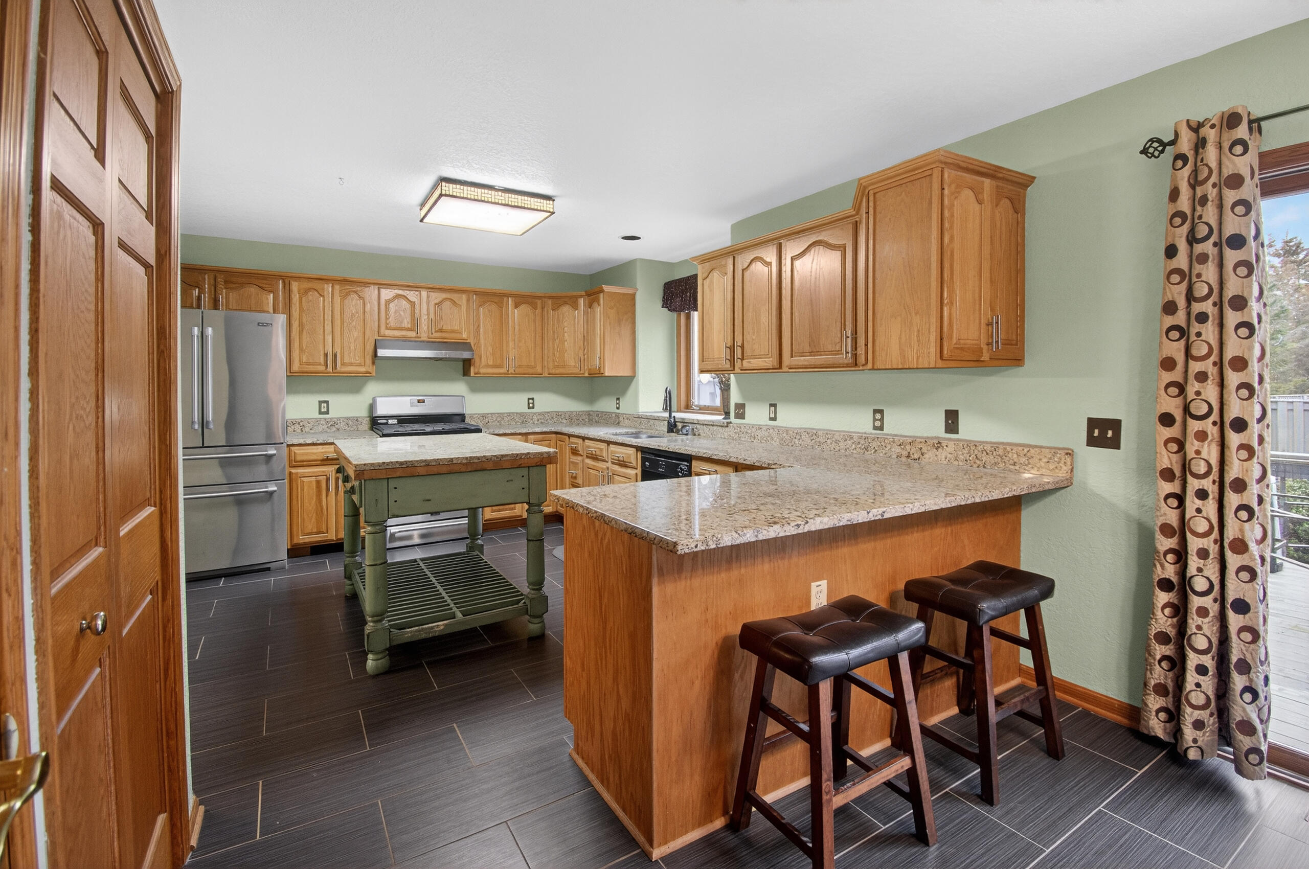 9934 28th Avenue Pleasant Prairie, WI 53158 - Photo 9 of 48 Kitchen