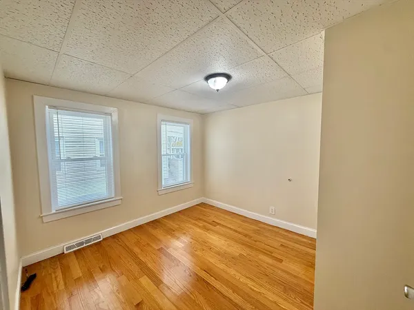 $3,100 | 35 Highland Avenue, Unit 1, Everett, MA 02149