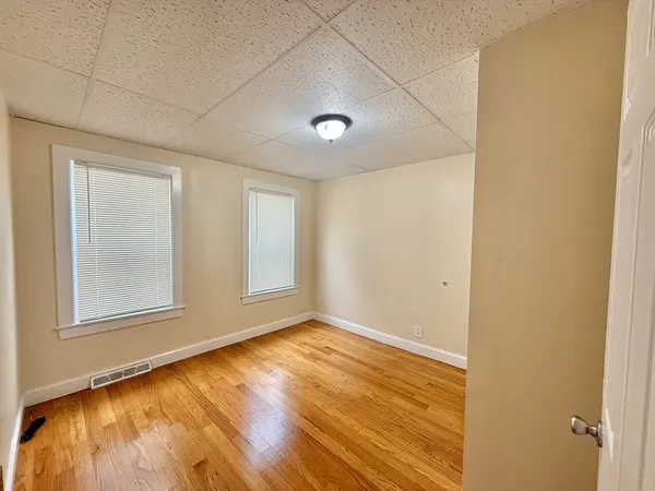 $3,100 | 35 Highland Avenue, Unit 1, Everett, MA 02149