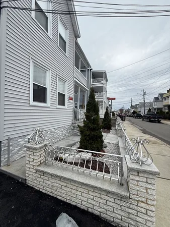 $3,100 | 35 Highland Avenue, Unit 1, Everett, MA 02149