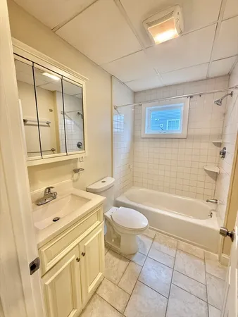 $3,100 | 35 Highland Avenue, Unit 1, Everett, MA 02149