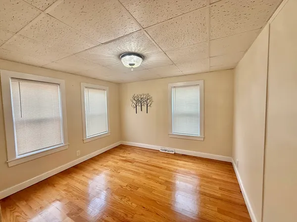 $3,100 | 35 Highland Avenue, Unit 1, Everett, MA 02149
