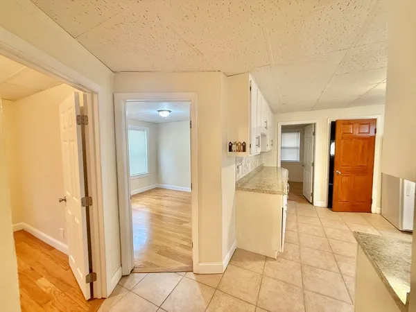 $3,100 | 35 Highland Avenue, Unit 1, Everett, MA 02149