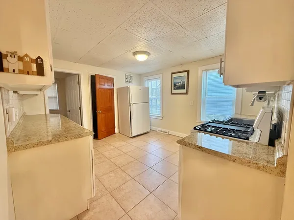 $3,100 | 35 Highland Avenue, Unit 1, Everett, MA 02149
