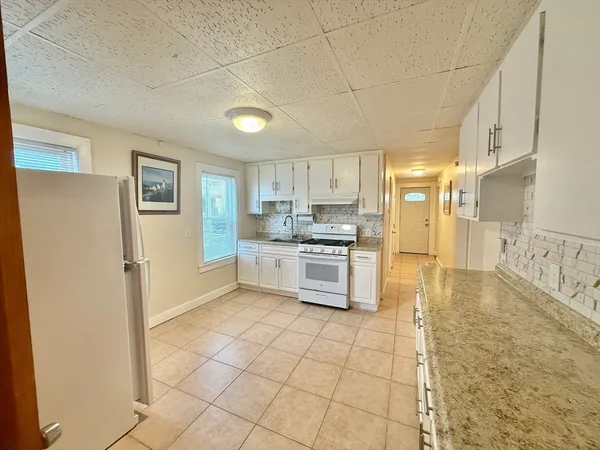 $3,100 | 35 Highland Avenue, Unit 1, Everett, MA 02149
