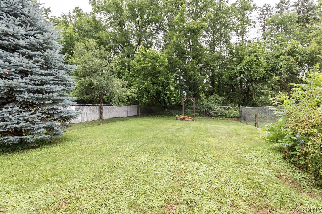 109 Tuller Road Syracuse, NY 13212 - Photo 12 of 33 Gallery Image 12