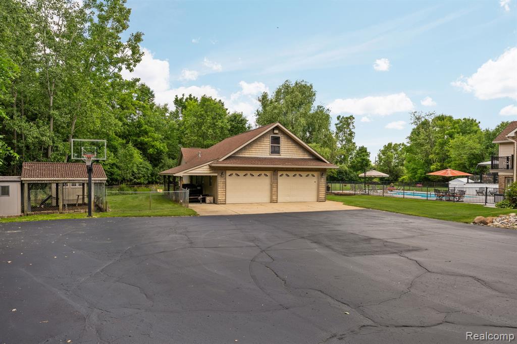 2325 7 Mile Road South Lyon, MI 48178 - Photo 65 of 74