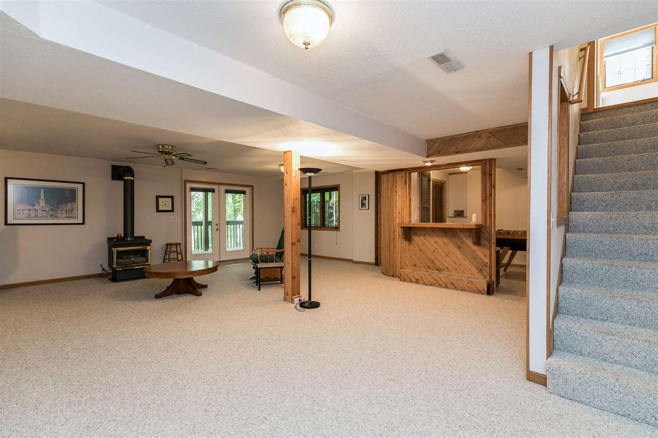 1942 Meadow Ridge Lane Iowa City, IA 52245 - Photo 32 of 50 Gallery Image 32