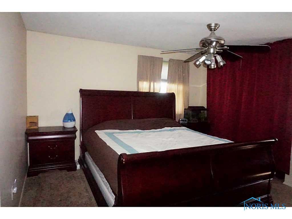 5539 Brook Point Road Toledo, OH 43611 - Photo 10 of 20 Master Bedroom.
