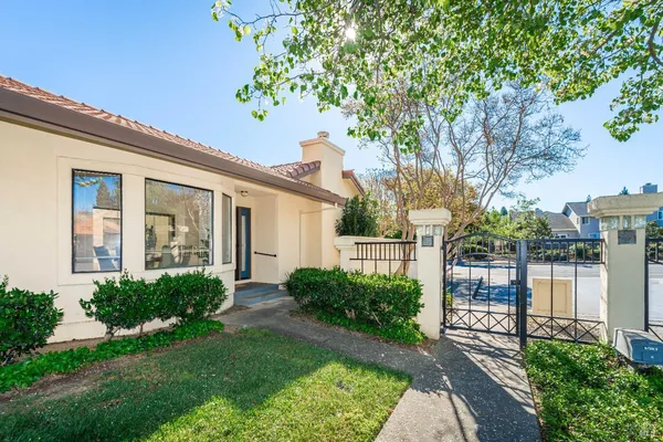 $696,000 | 80 Fountain Grove Circle, Napa, CA 94558