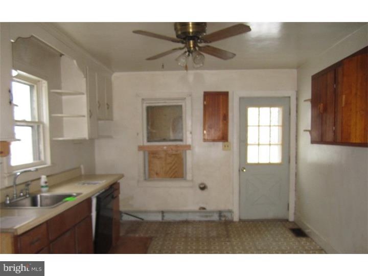 616 Excelsior Avenue Croydon, PA 19021 - Photo 5 of 10 Kitchen