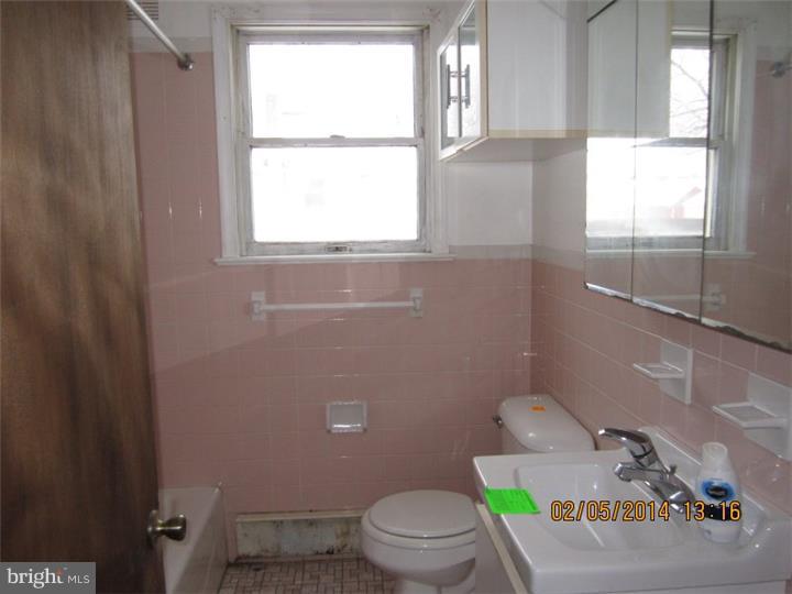 616 Excelsior Avenue Croydon, PA 19021 - Photo 8 of 10 Bathroom