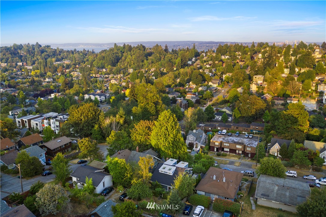 1625 27th Avenue Seattle, WA 98122 - Photo 3 of 40 an aerial view of multiple house