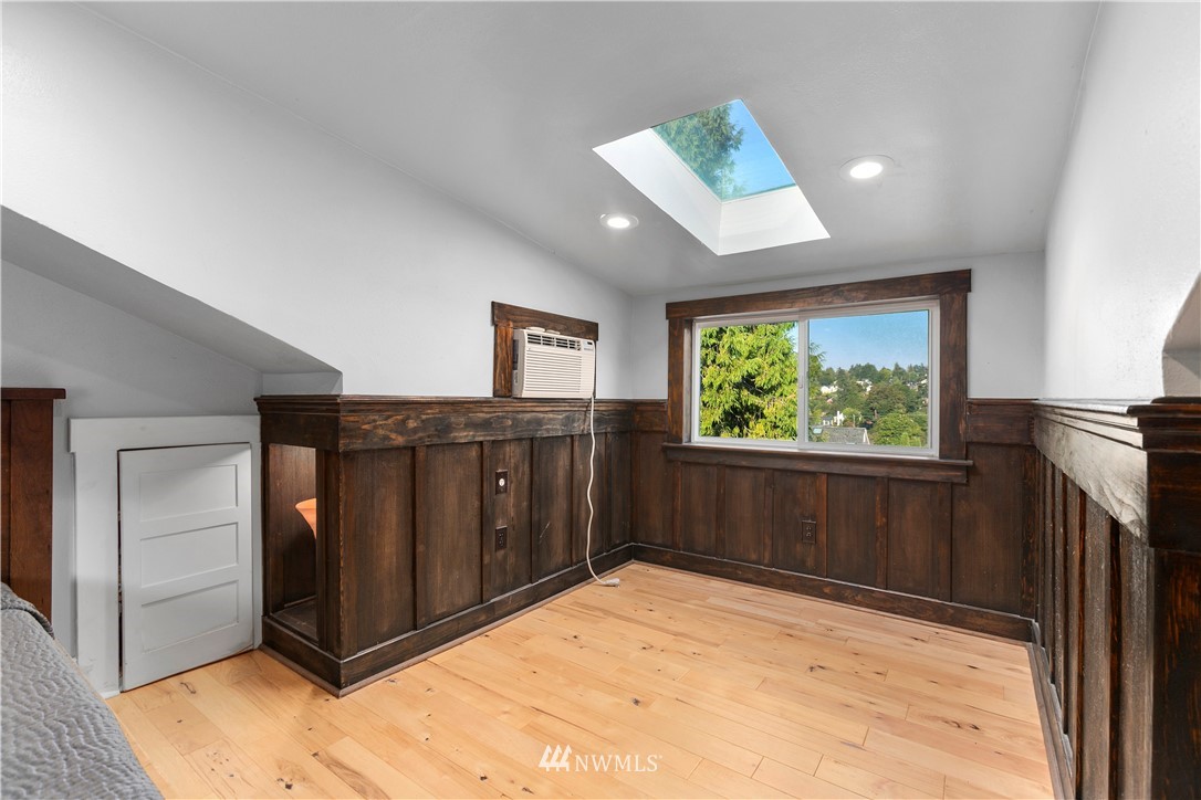1625 27th Avenue Seattle, WA 98122 - Photo 25 of 40 a view of an empty room with windows
