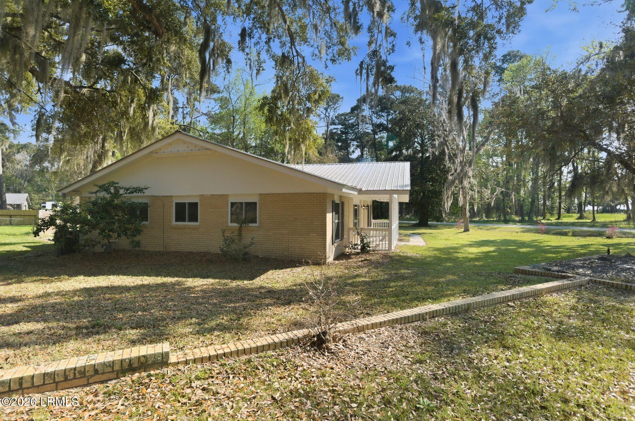 3014 Shell Point Road Beaufort, SC 29906 - Photo 41 of 45 lp2603221-1003