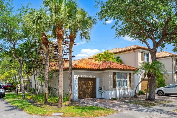 $499,999 | 14435 Northwest 83rd Place, Miami Lakes, FL 33016