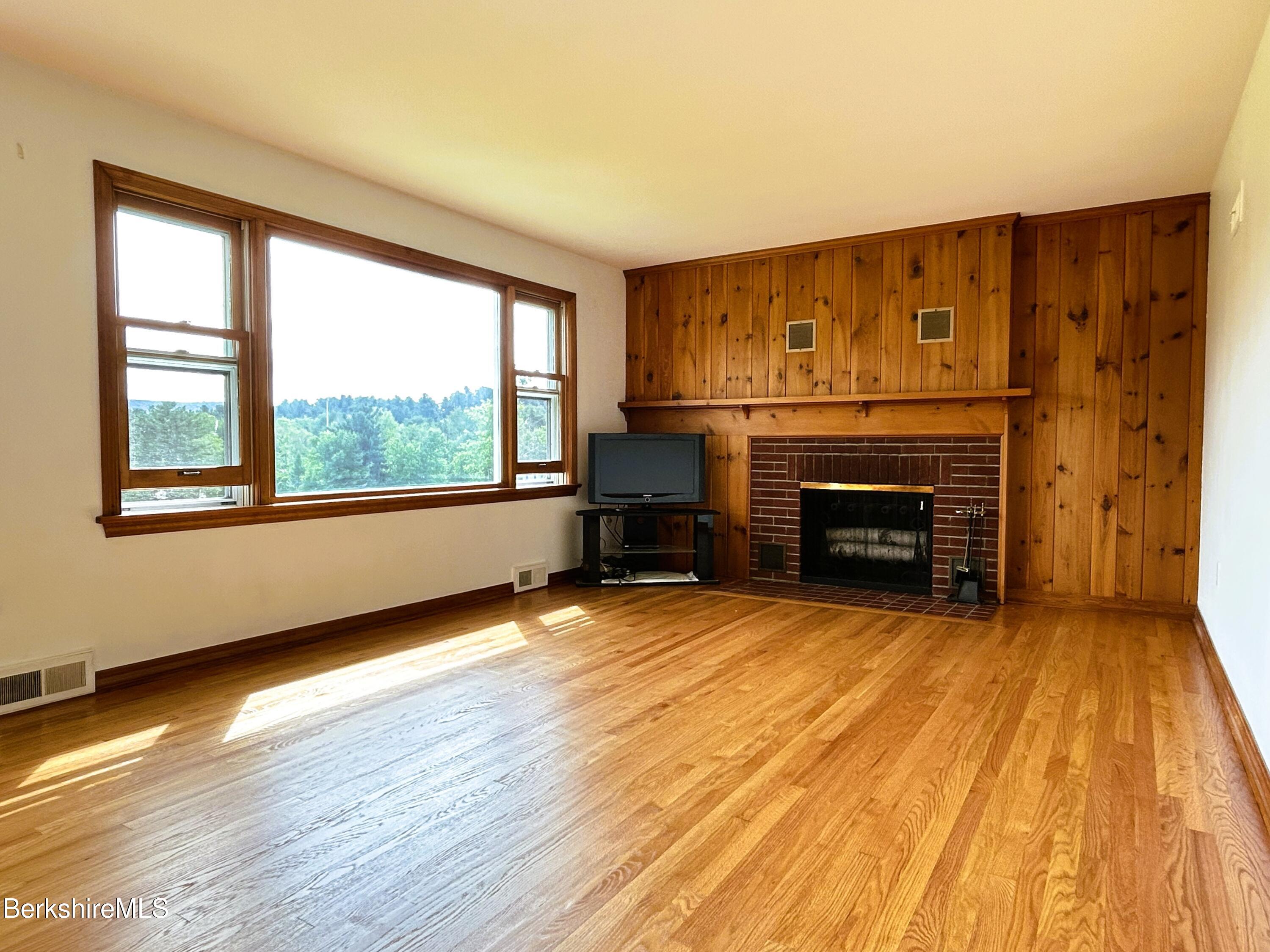 2044 State Road Richmond, MA 01254 - Photo 14 of 52 IMG_11421