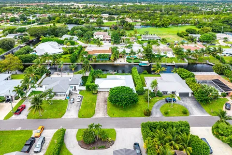 $1,149,000 | 3213 Canal Drive, Boynton Beach, FL 33435