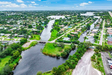 $1,149,000 | 3213 Canal Drive, Boynton Beach, FL 33435