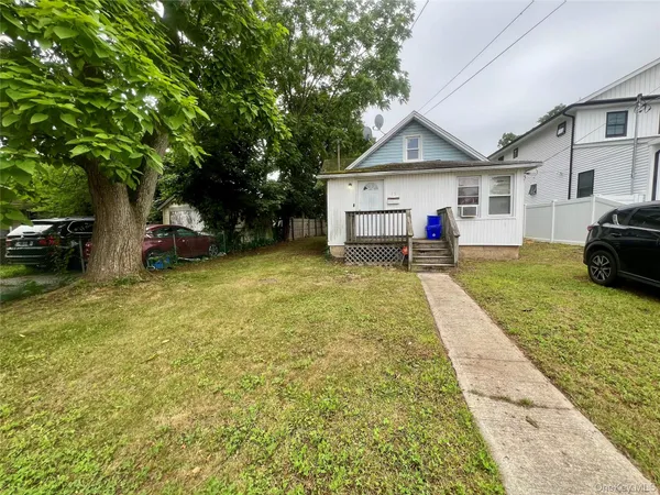 $449,900 | 15 Westfield Avenue, Freeport, NY 11520