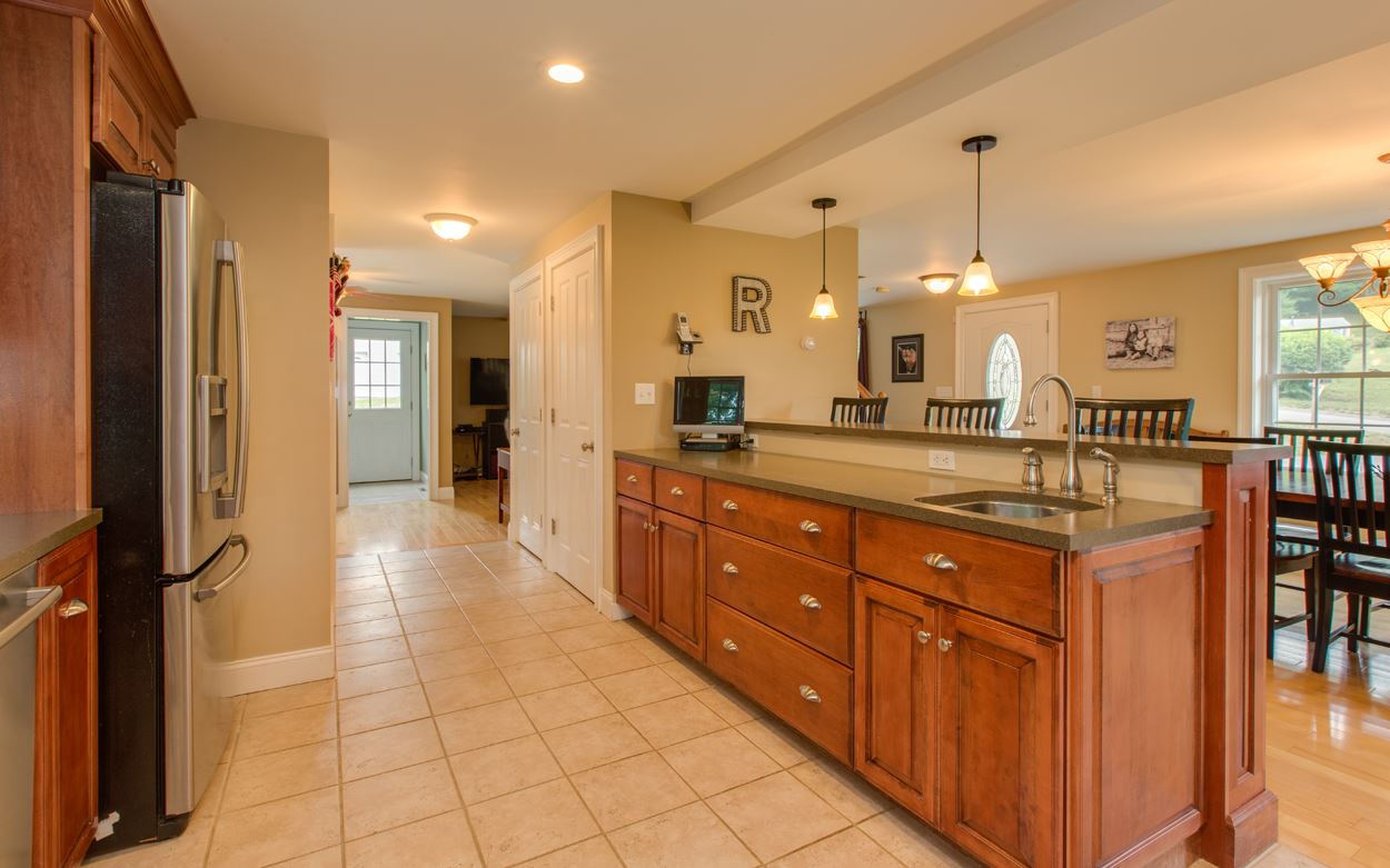 11 Stanwood Road Salem, NH 03079 - Photo 9 of 28 Gallery Image 9