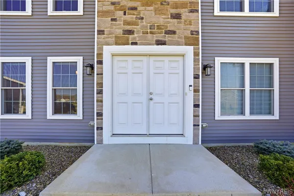 $649,900 | 3353 Cedar Vly Way, Hamburg, NY 14075