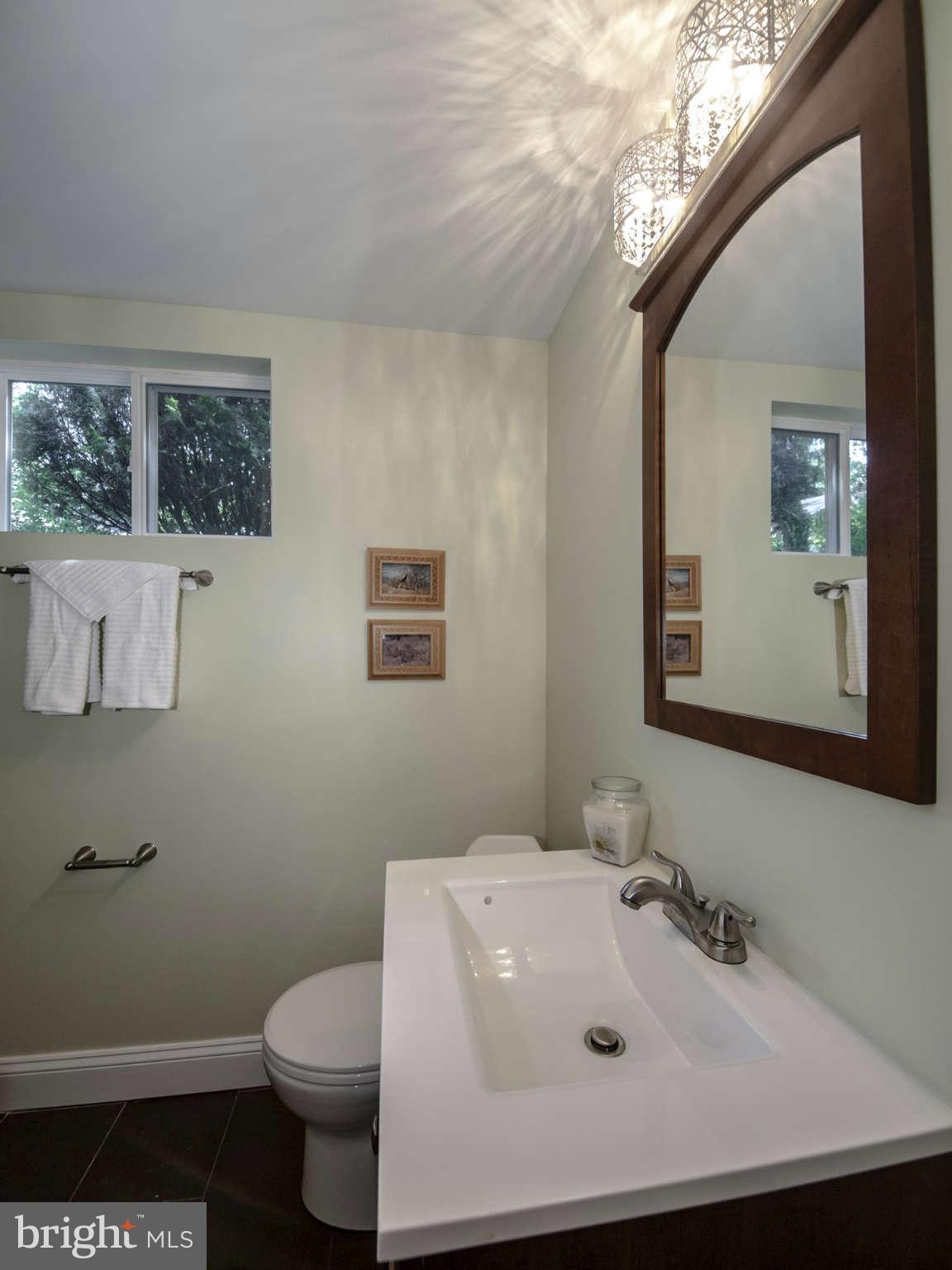 10709 Huntley Avenue Silver Spring, MD 20902 - Photo 25 of 30 Bath