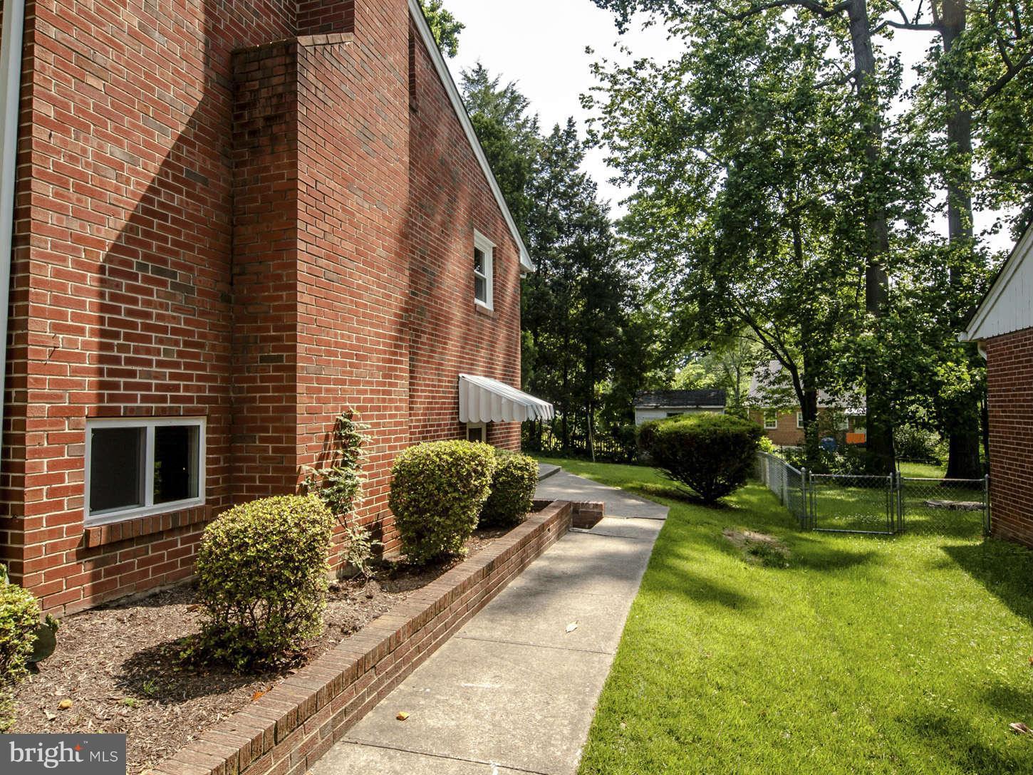 10709 Huntley Avenue Silver Spring, MD 20902 - Photo 4 of 30 Exterior (General)