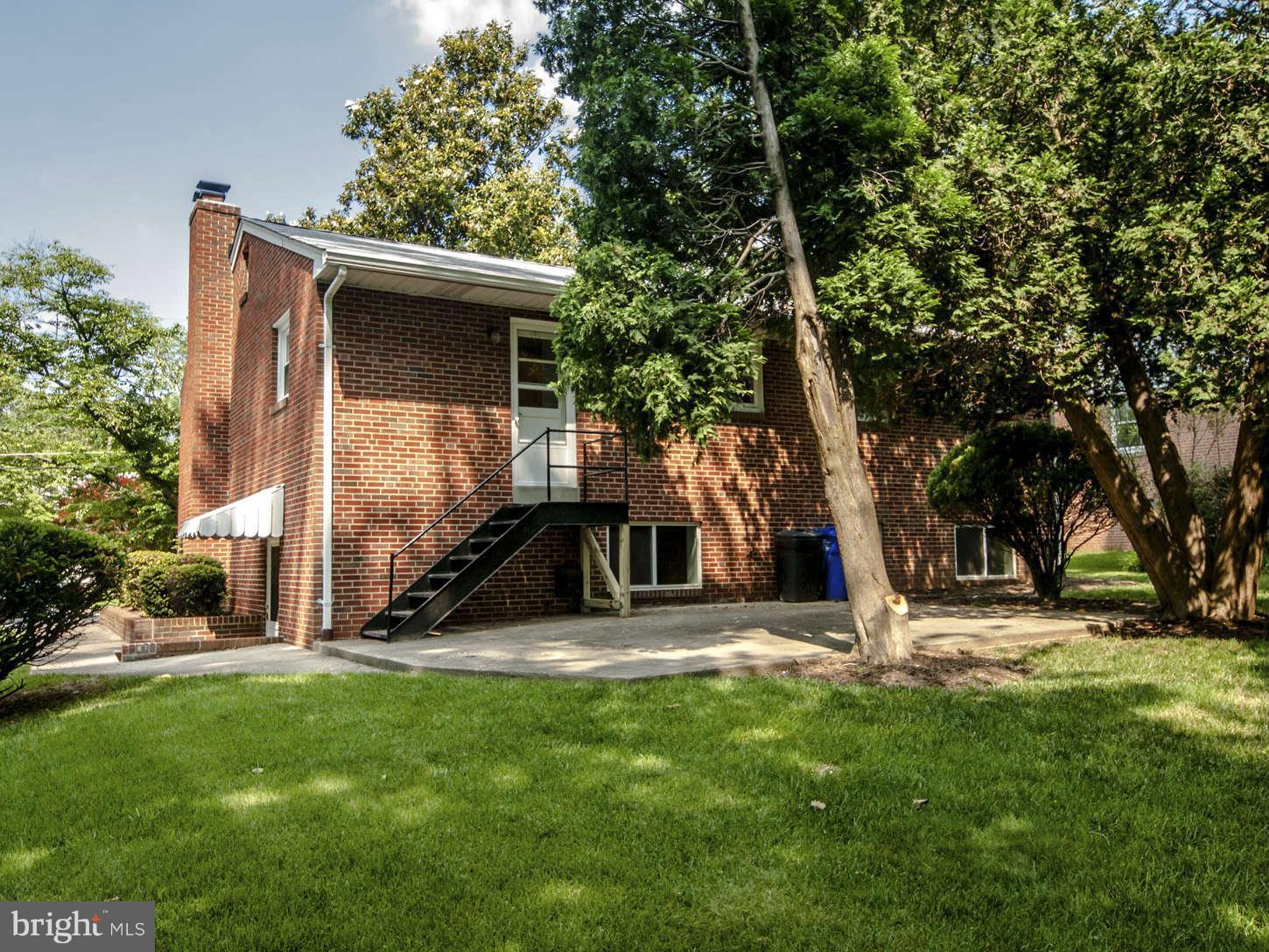 10709 Huntley Avenue Silver Spring, MD 20902 - Photo 5 of 30 Exterior (Rear)