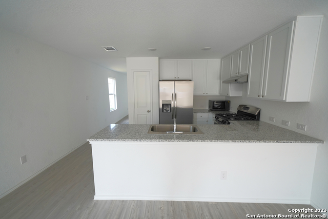 8810 Barrow Path Converse, TX 78109 - Photo 13 of 38