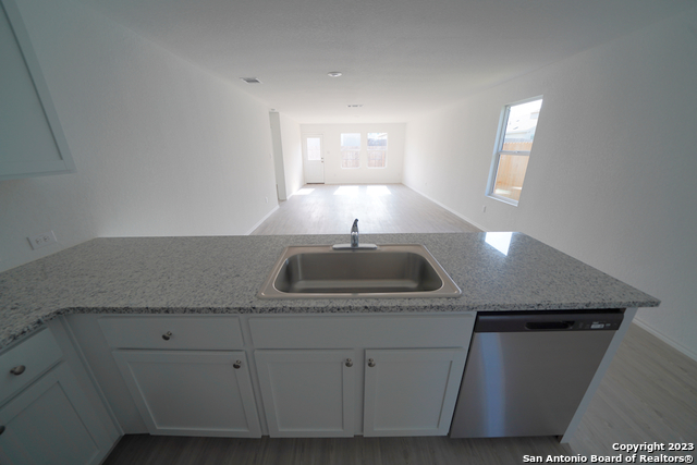 8810 Barrow Path Converse, TX 78109 - Photo 17 of 38