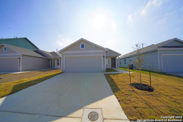 8810 Barrow Path Converse, TX 78109 - Photo 2 of 38