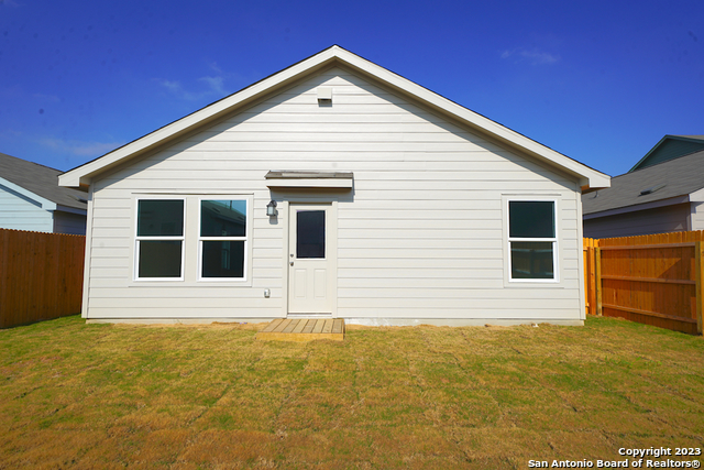 8810 Barrow Path Converse, TX 78109 - Photo 33 of 38